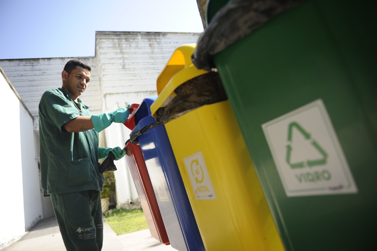 EGP assina compromisso a Coleta Seletiva Solidária nesta quarta